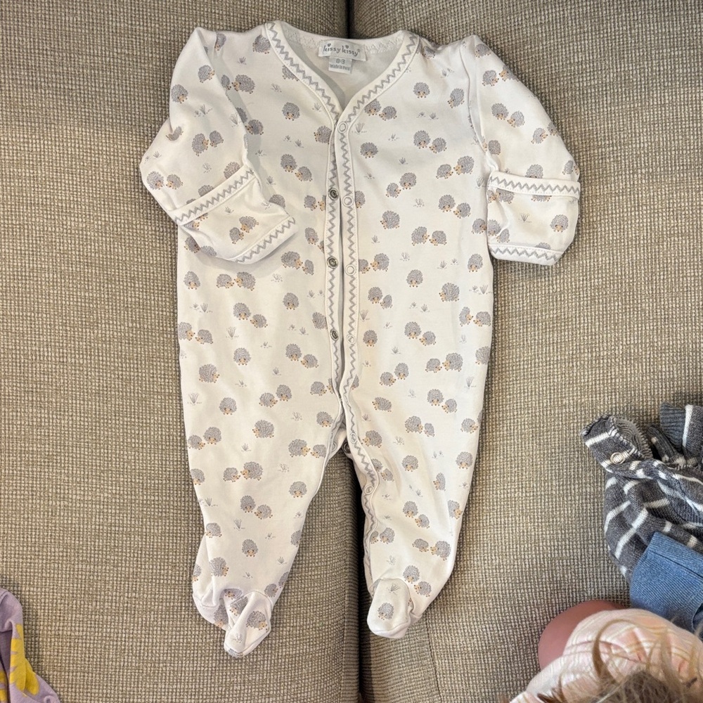 Kissy kissy Footie with Hedgehog Print